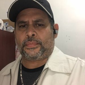 Meet your Posher, Carlos